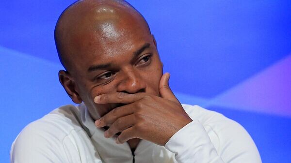    Футболист "Манчестер Сити" Фернандиньо© AFP 2022 / LINDSEY PARNABY