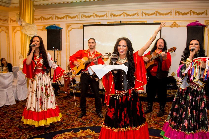 цыганский клуб. цыганский ансамбль эсмеральда тверь. цыганский ансамбль валенсия. цыгане пригласить. цыгане пригласить.