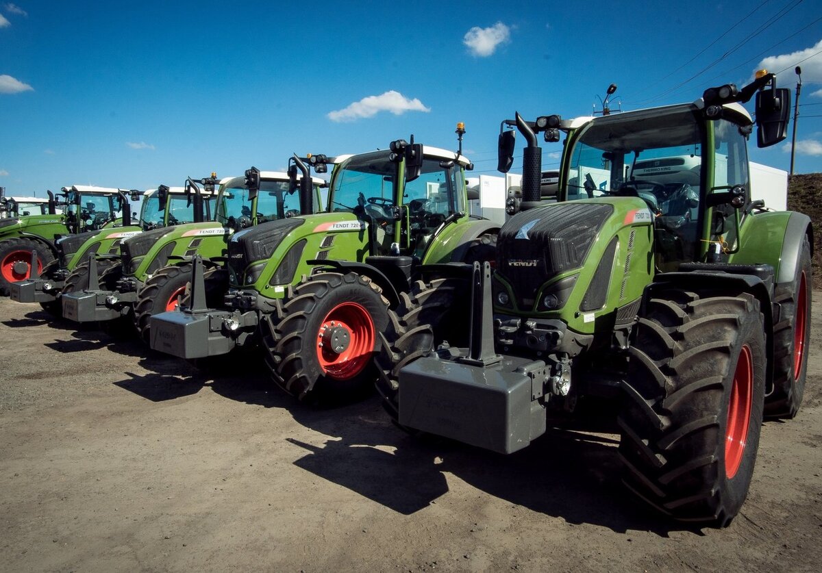 крупнейшие производители сельскохозяйственной техники. трактор john deere 9520rt. импорт сельхозтехники. трактор fendt vario. импорт сельхозтехники.