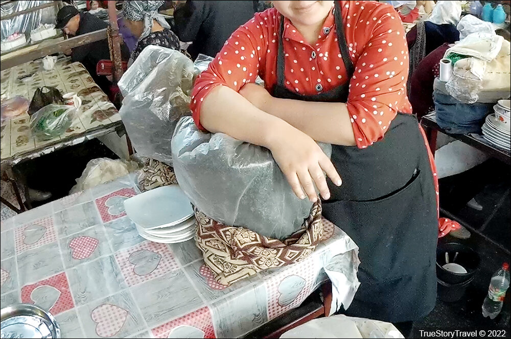 Киргизия - Как кыргызы кормили меня из ведра? Заказал плов с доставкой