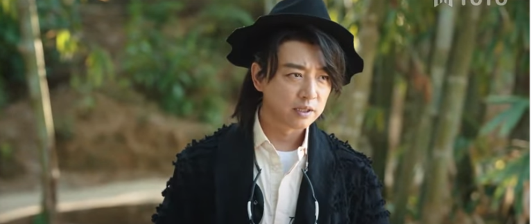 Кадр из дорамы "Сы Тэн". Одну из ролей в дораме исполнил режиссер дорамы.