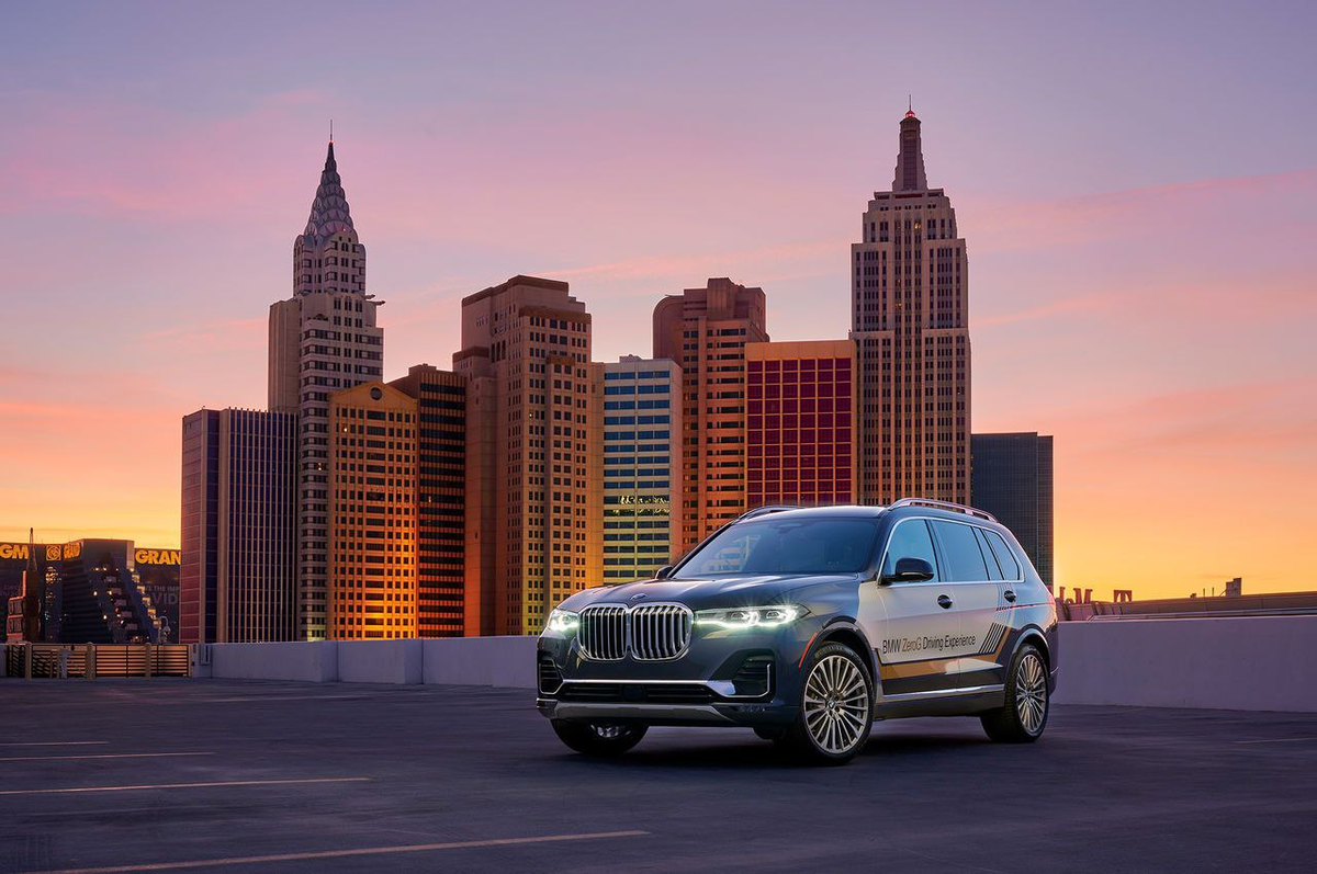 Фото машины bmw x7