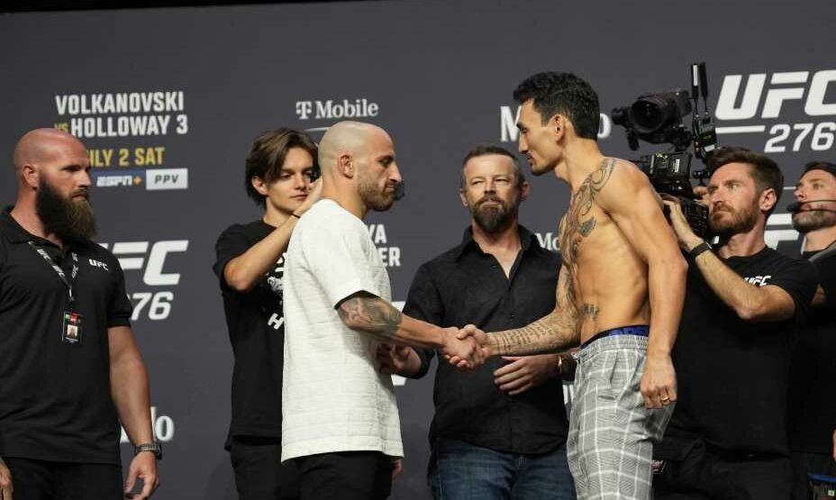     Волкановски считается фаворитом боя с Максом Холлоуэйем. Фото: Global Look Press