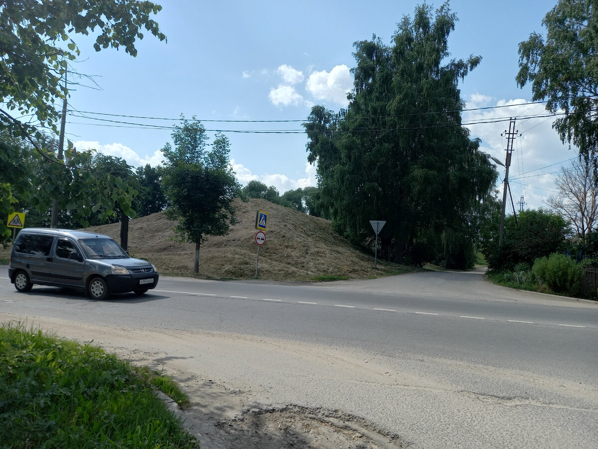 Валовое кольцо. На месте нынешней улицы могли быть въездные ворота