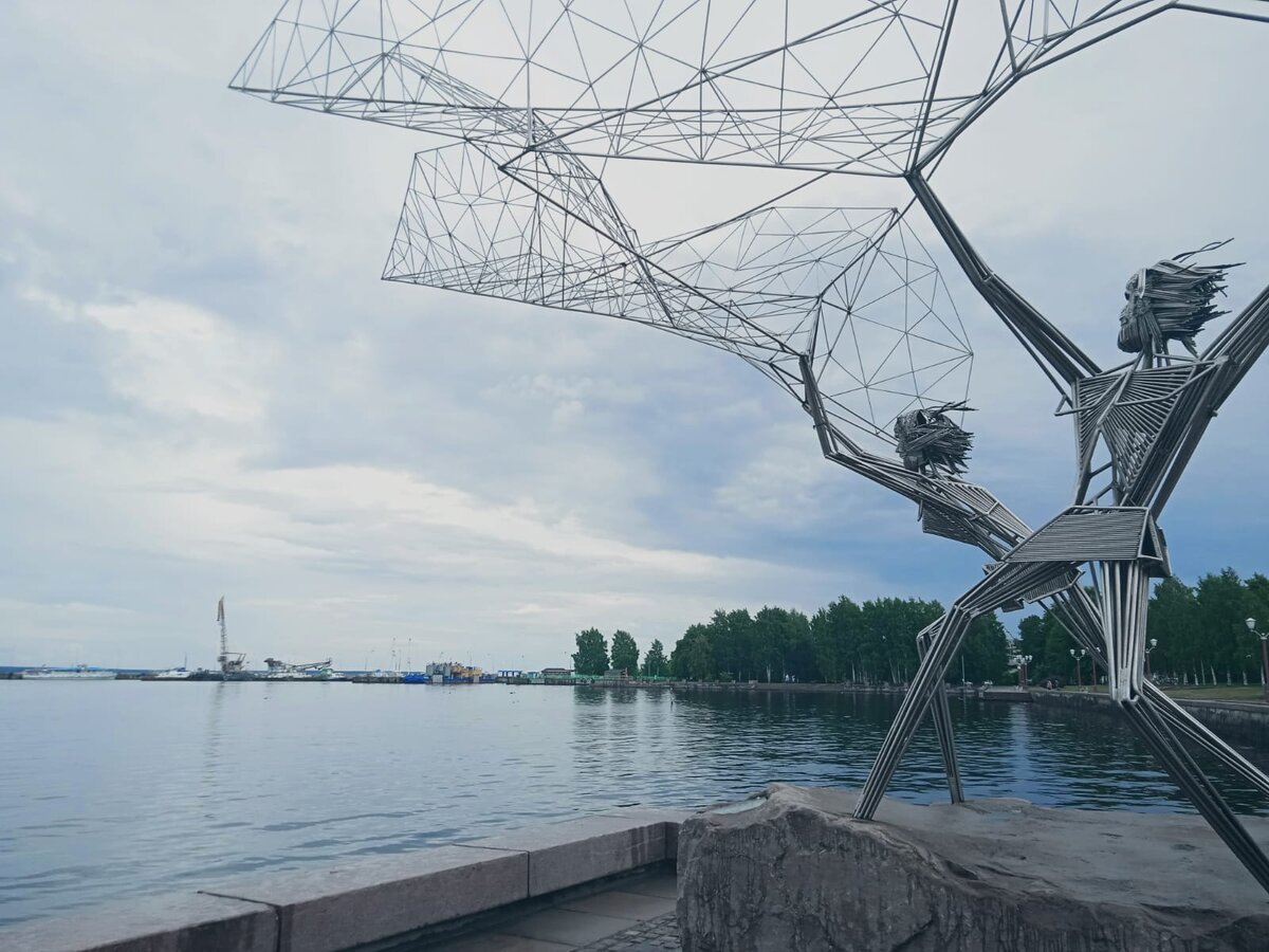 "Рыбаки"(Аллея Современного искусства,г.Петрозаводск) 