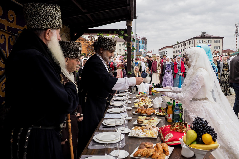 Чеченская свадьба. Чеченская свадьба традиции. Чеченский свадебный обряд.