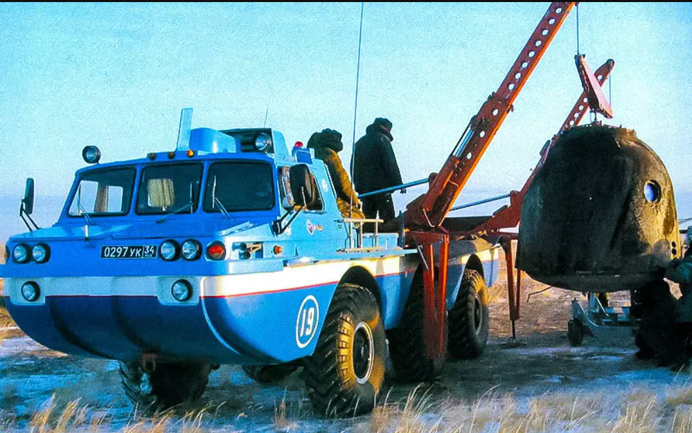 ЗИЛ-4906 с краном