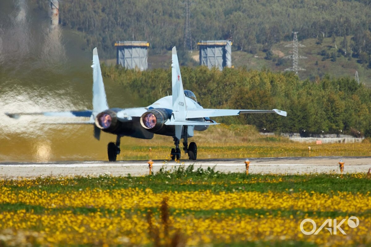 ОАК изготовил и передал ВКС России партию новых самолетов Су-35С.