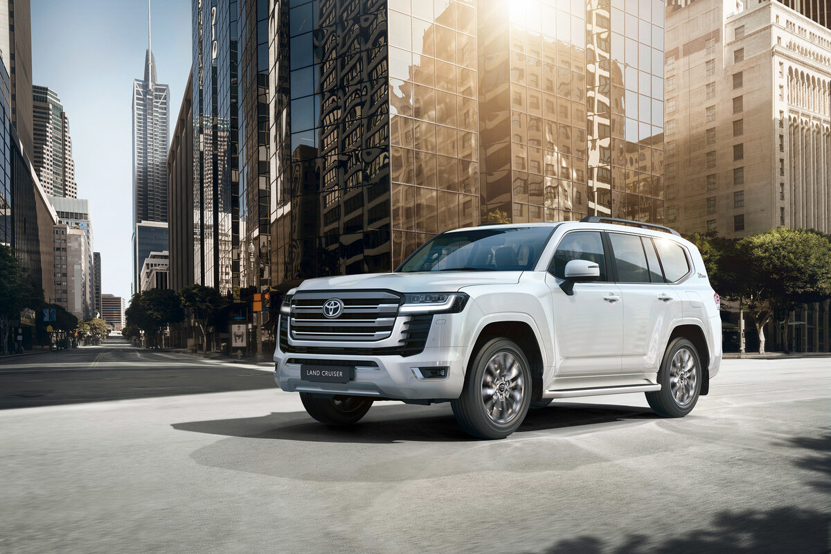     Кто не захочет ездить на Toyota Land Cruiser 300? Вершина эволюции японских внедорожников в одной модели