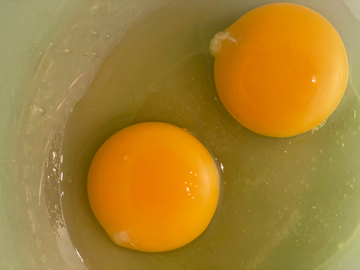 Куриные яйца