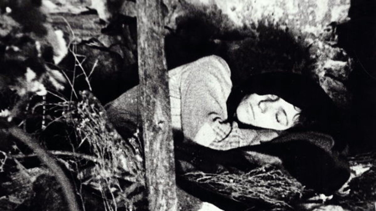 Кадр из фильма "Земля без хлеба / Лас Урдес" (1933)