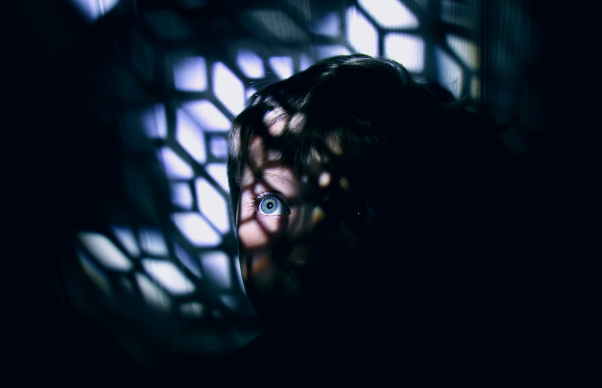 Что такое мушки в глазах и как от них избавиться | РБК Стиль | Дзен