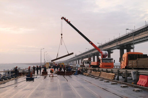 Хуснуллин заявил об установке всех пролётов Крымского моста. Фото © Telegram / Марат Хуснуллин