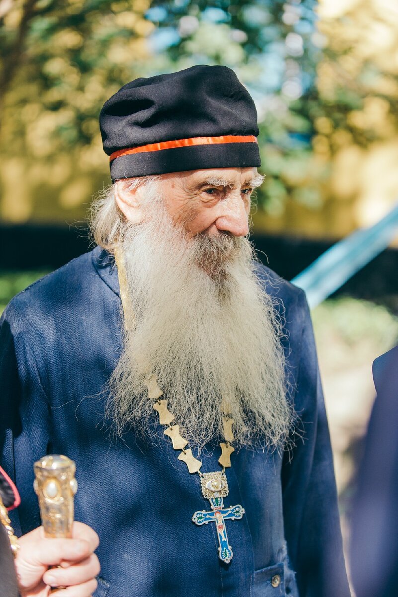 Духовник женского монастыря.