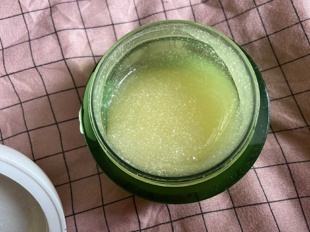 Необычная гелевая консистенция.  ЛИСТАЙ ДАЛЬШЕ