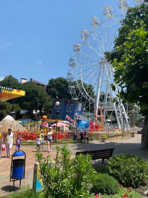 Большой парк аттракционов