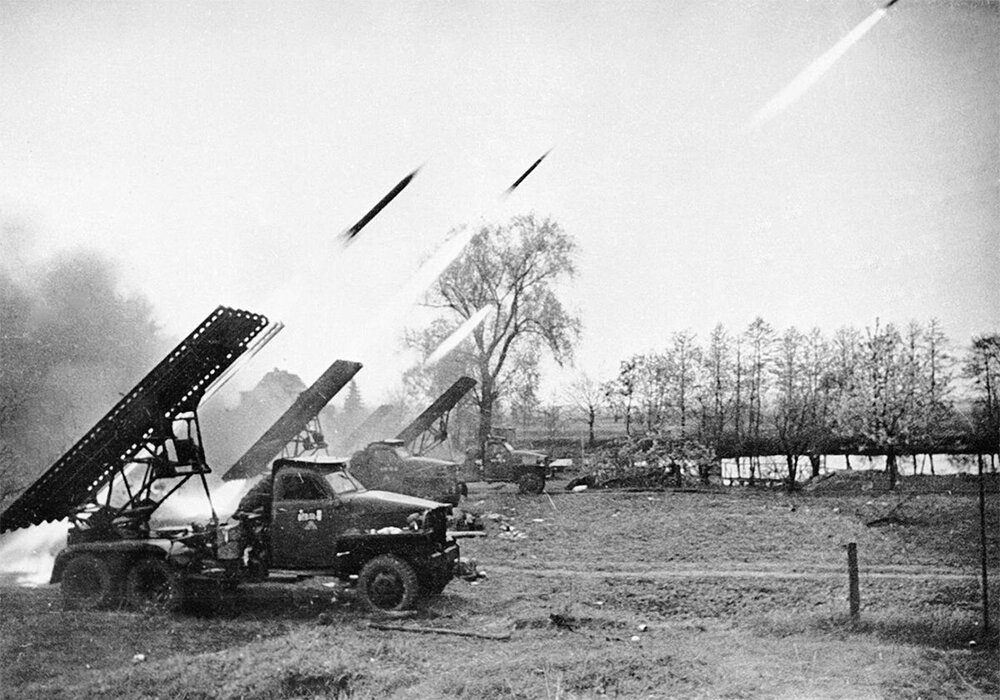 Боевая машина 13 "Катюша" в бою