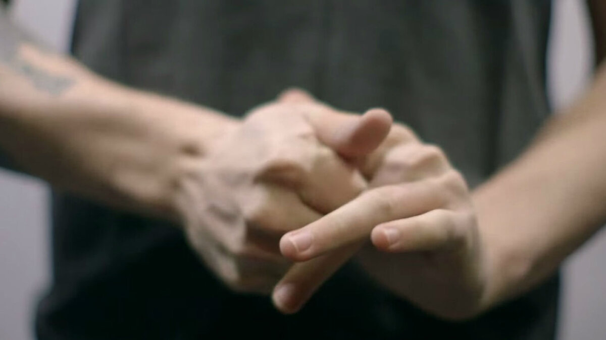 Хруст пальцами. Источник: Яндекс.Картинки