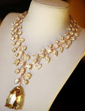 Колье L’Incomparable от компании Mouawad 