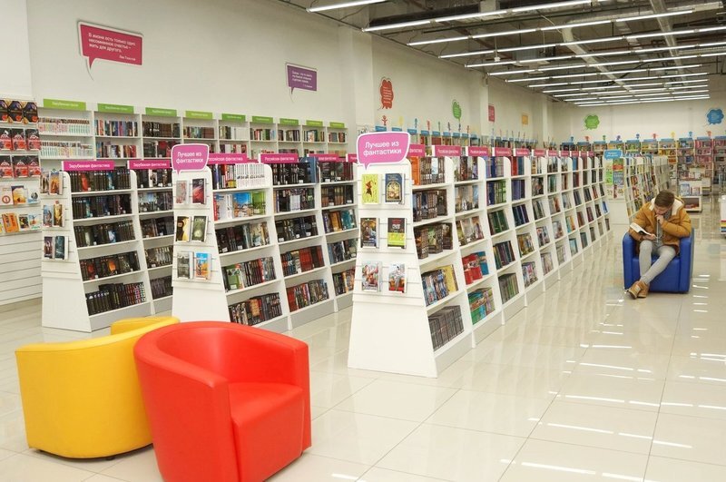 Именно так выглядит необычный формат книжного магазина