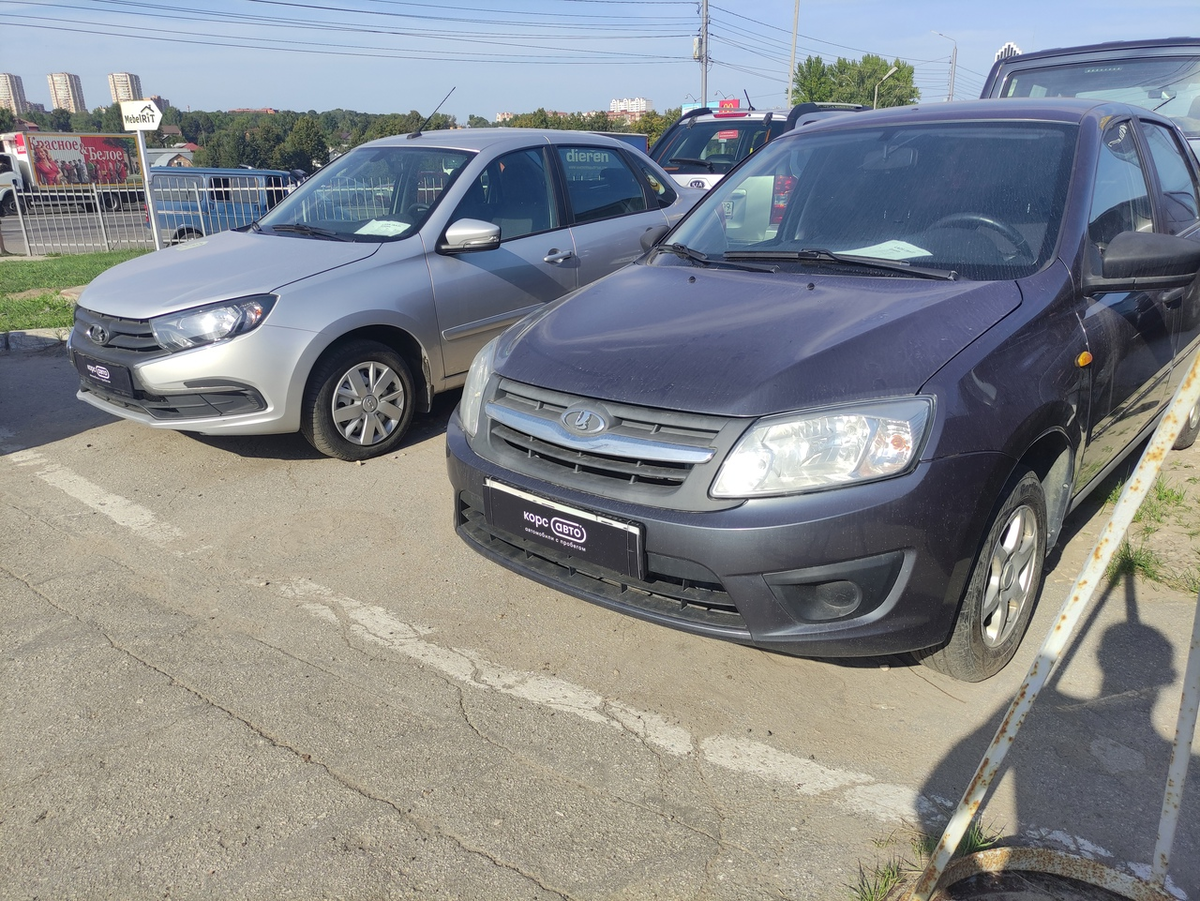 Побывал на задворках авторынка. Смотрю, в каком состоянии сюда пригоняют  машины на перепродажу | Гаражбатя | Дзен