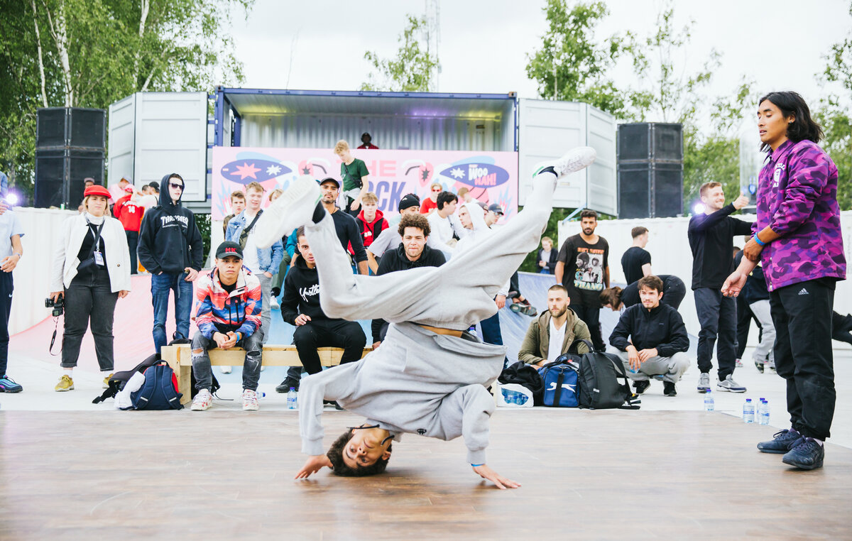 Постоянные баталии между теми кто считает "база не нужна" и "база это все".