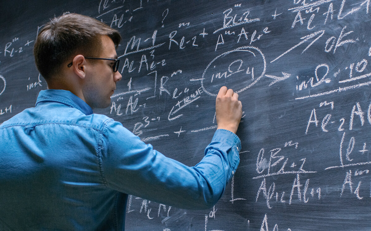 Учитель математики. Источник: istockphoto.com/ru