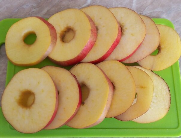 Запеченные яблоки в слоеном тесте: рецепт от Шефмаркет!