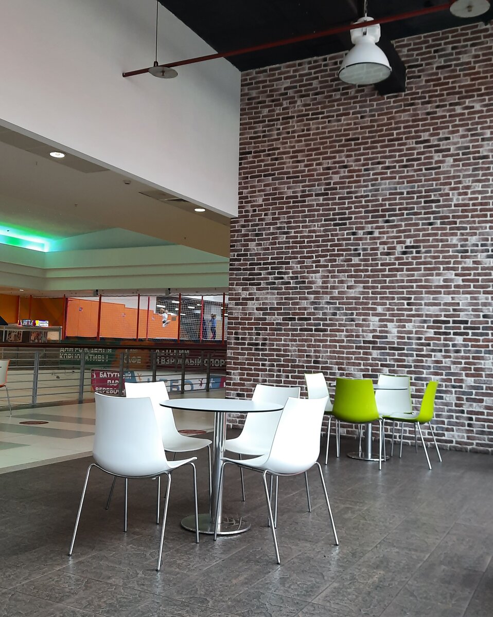 В кафе теперь не посидишь. Фото автора