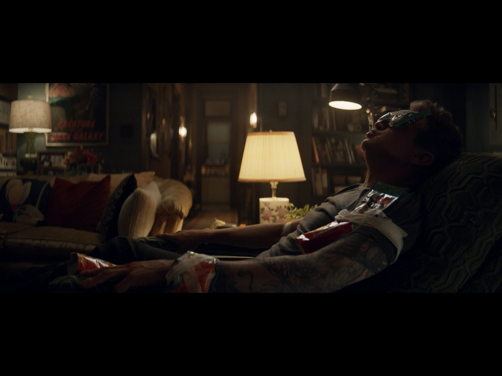 Герой релаксирует