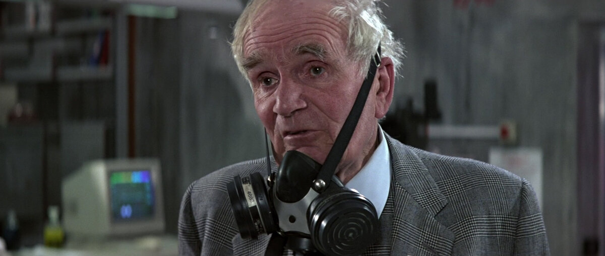 Дезмонд Левелин  Q