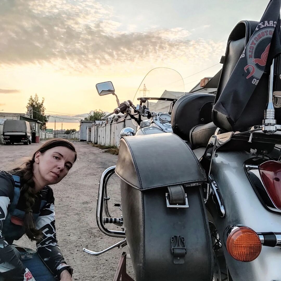 Чистка и смазка цепи - это частая  процедура для мотоциклов с цепью)