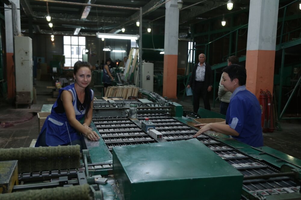 Рабочий конвейер на "спичке".  фото: картинки  яндекса.