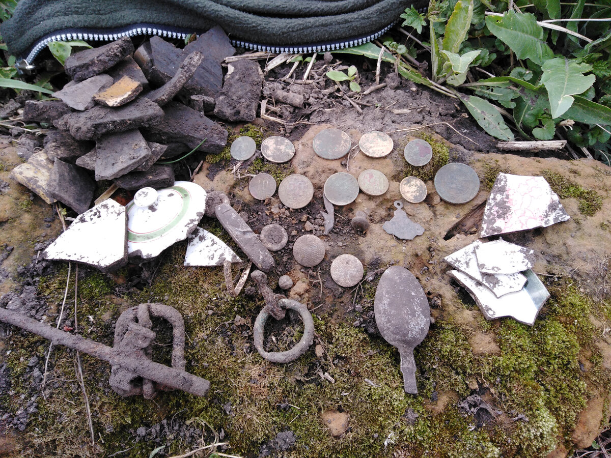 Находки с шурфа в первый день