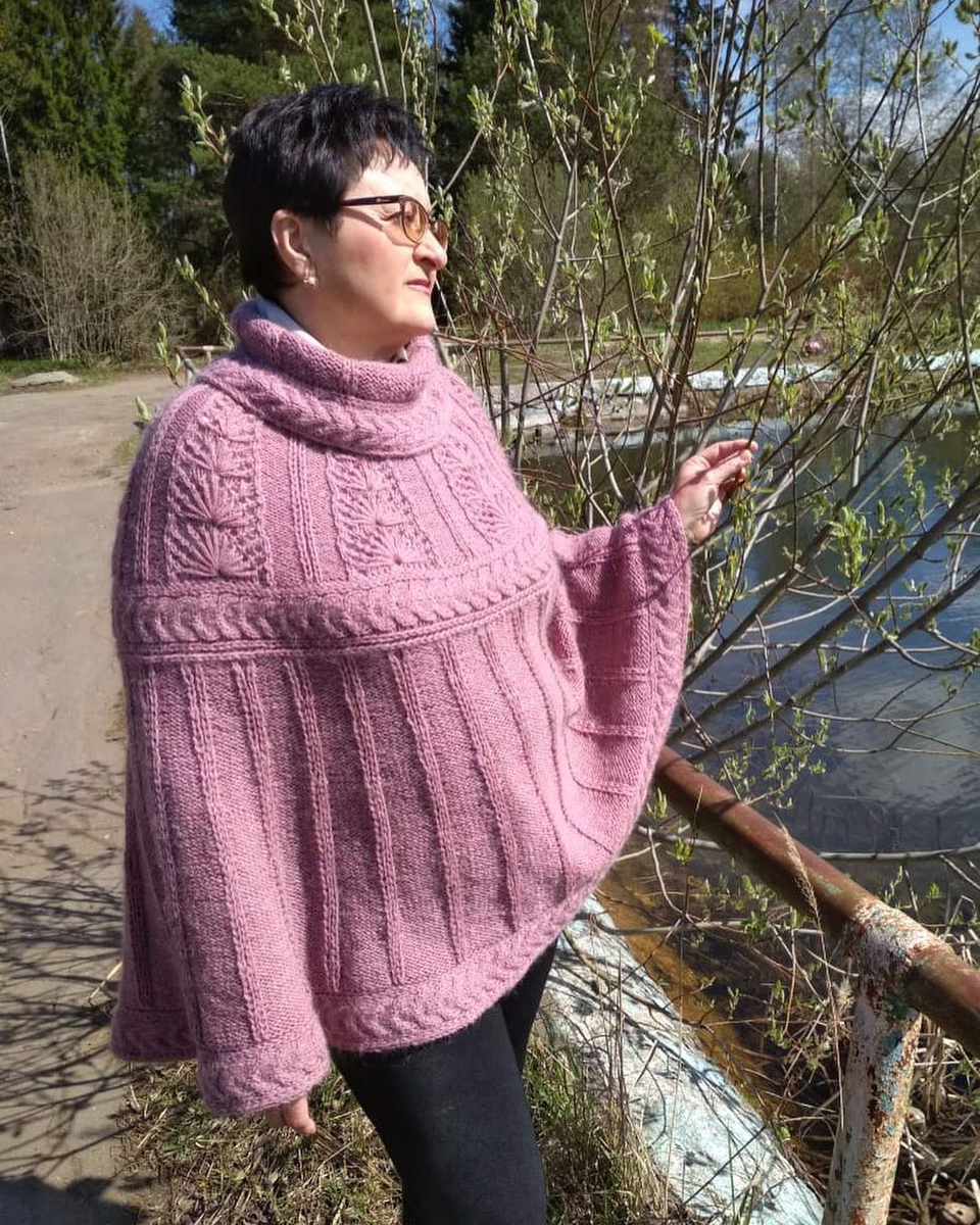 Вязаное пончо. Работа моей мамы Антонины Добрыниной