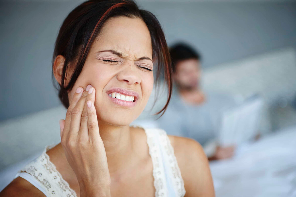 Как снять и избавиться от зубной боли в домашних условиях