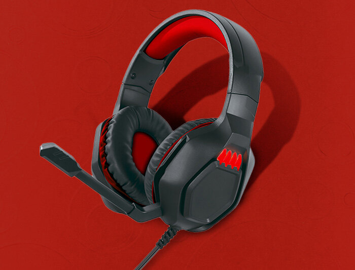 Новинки игровой периферии: яркая клавиатура и наушники для геймеров