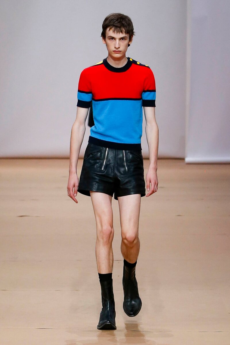     Prada весна-лето 2023