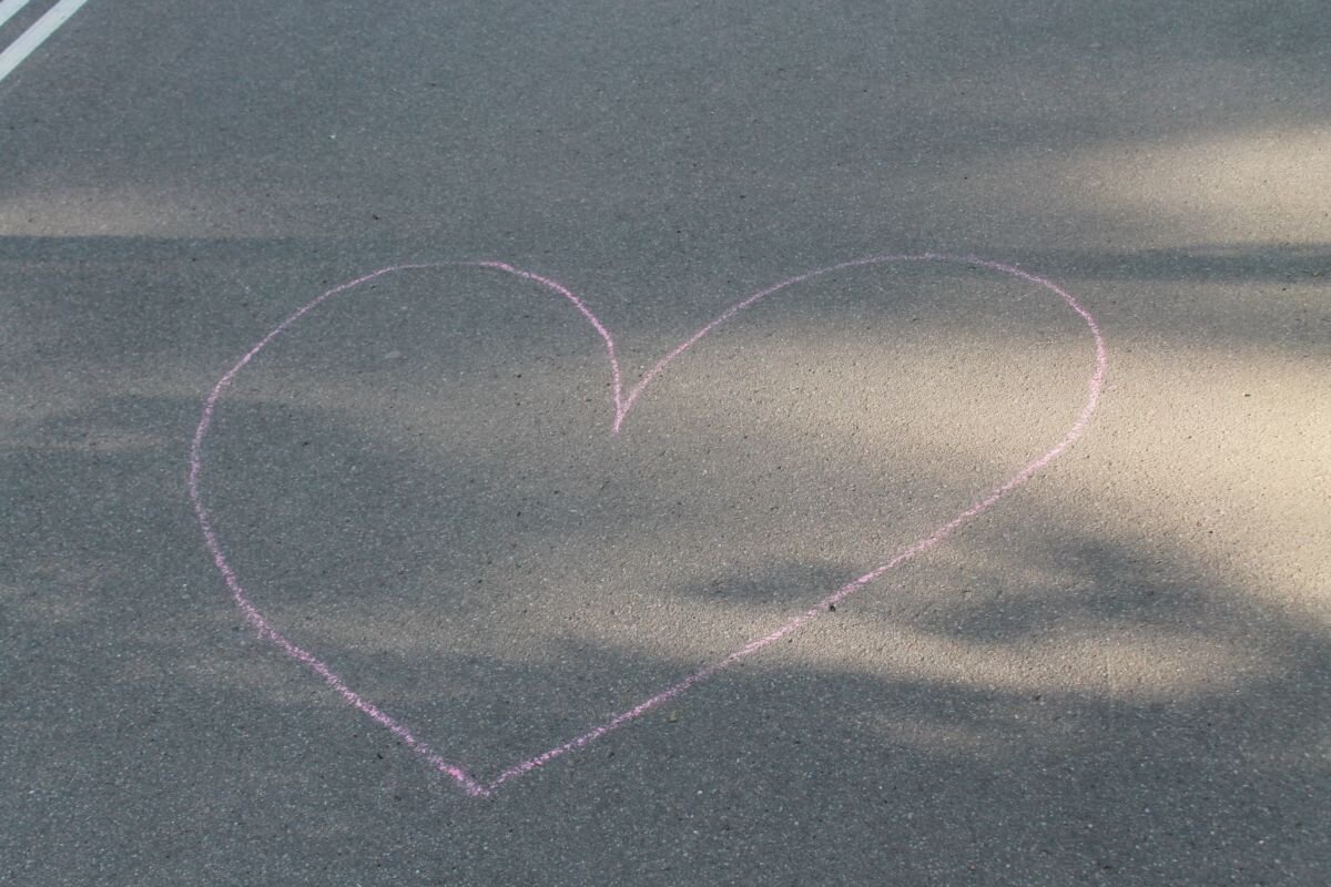    В Санкт-Петербурге уложили асфальт с запахом клубники