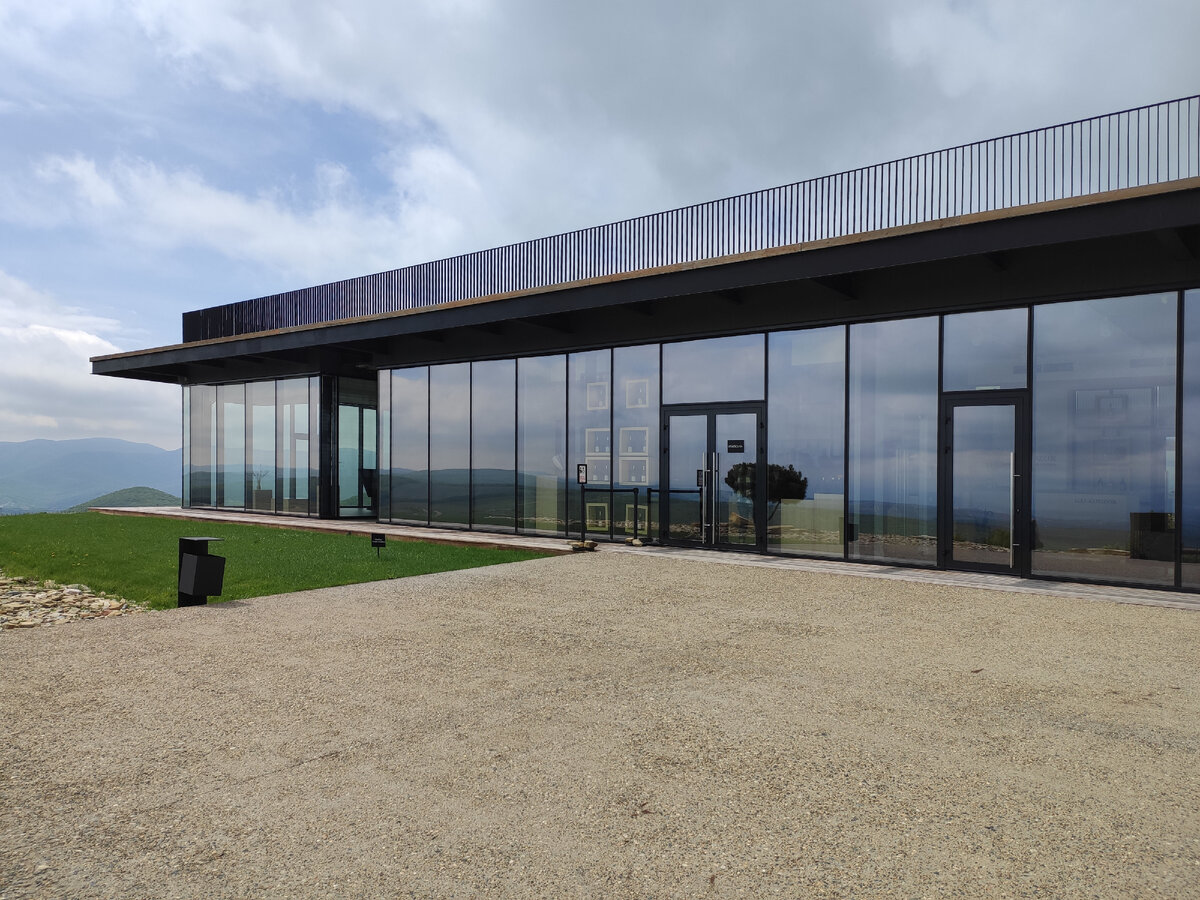 PЗдание винодельни. Листайте галерею >>