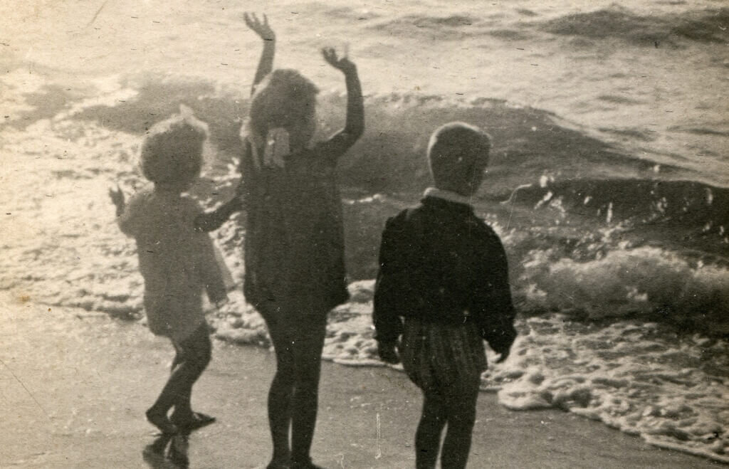 Если бы дети утонули, на пляже с большой вероятностью остались бы их полотенца и прочие вещи