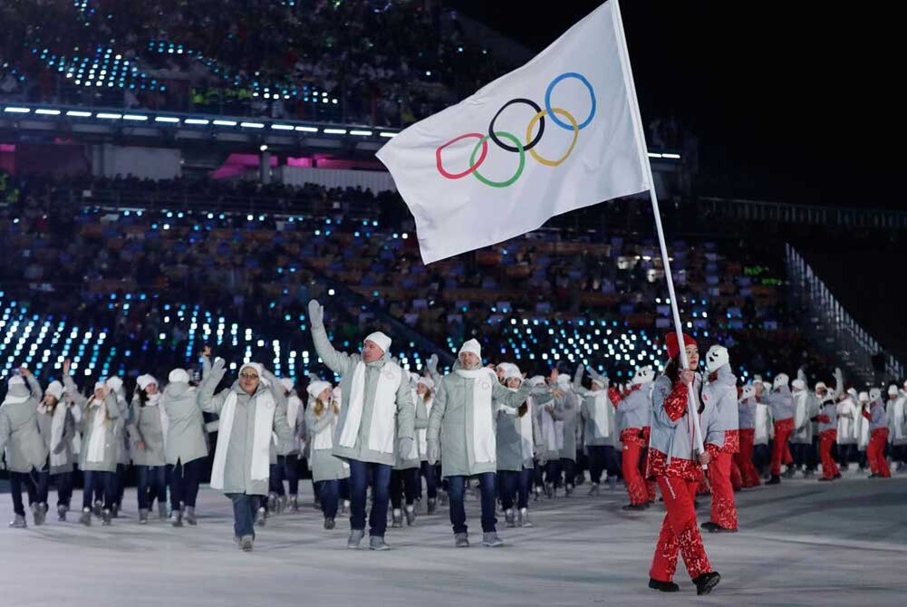 Конечно, под нейтральным лучше, чем под "радужным"!