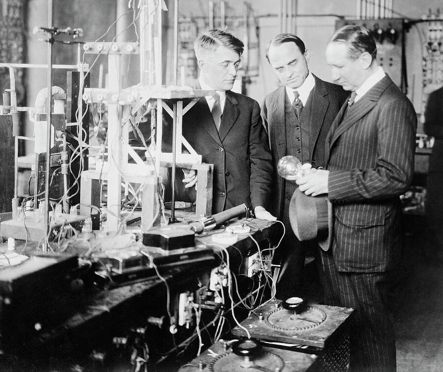 дженерал электрик 1892 год. джерри болдуин старбакс. Ford motor company 1903. первая корпорация в мире. первая корпорация в мире.