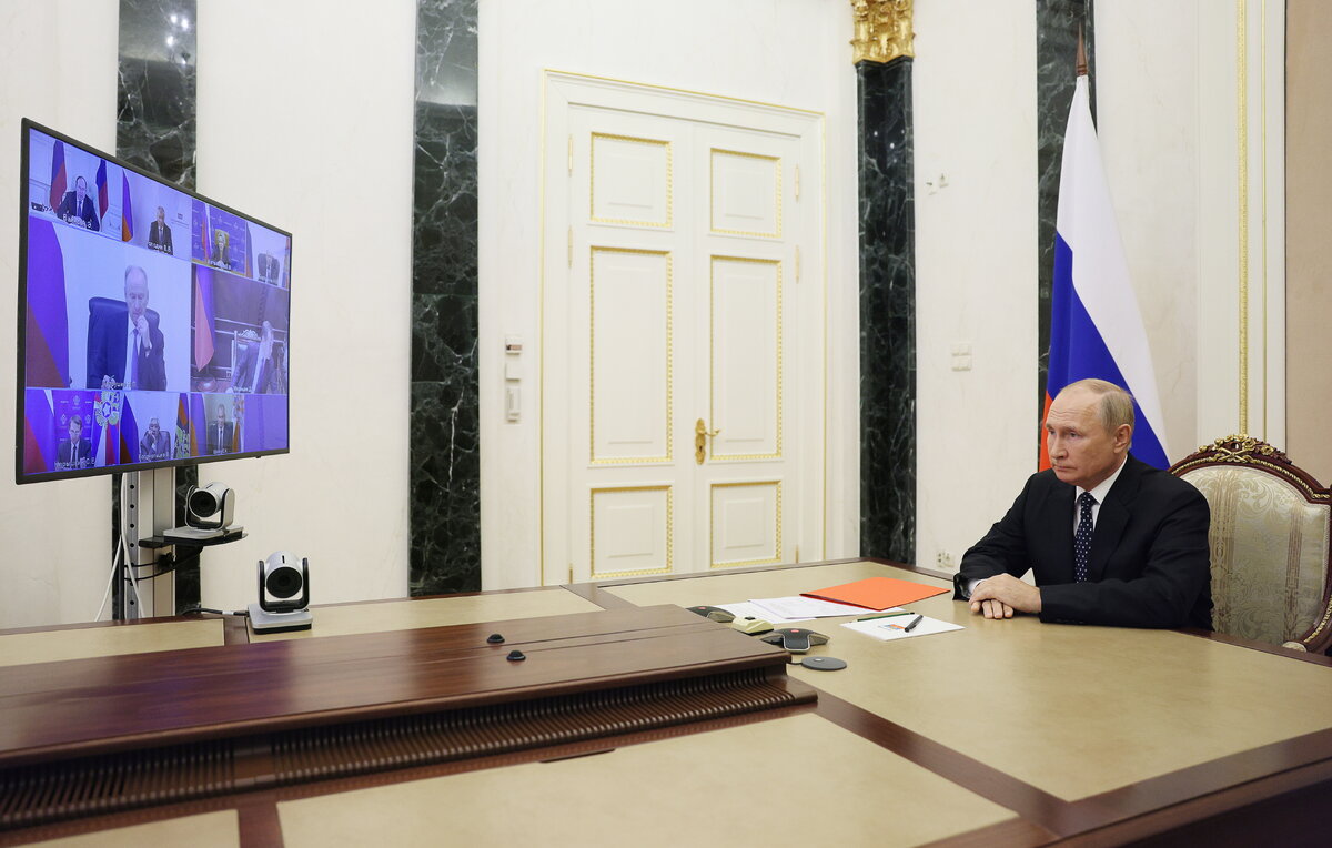    Президент РФ Владимир Путин провел совещание с членами Совбеза РФ  Гавриил Григоров/POOL/ТАСС