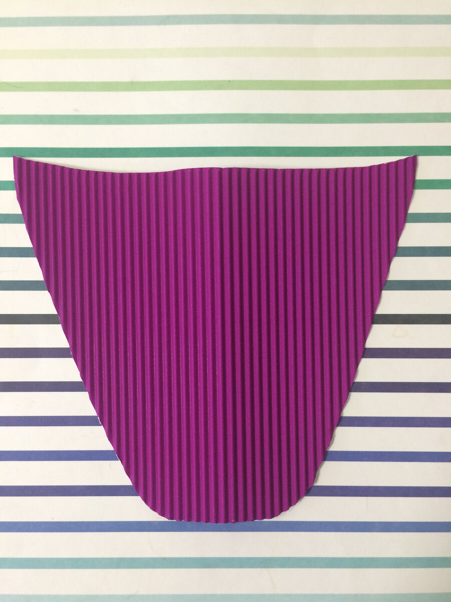 Вырезали вазочку.