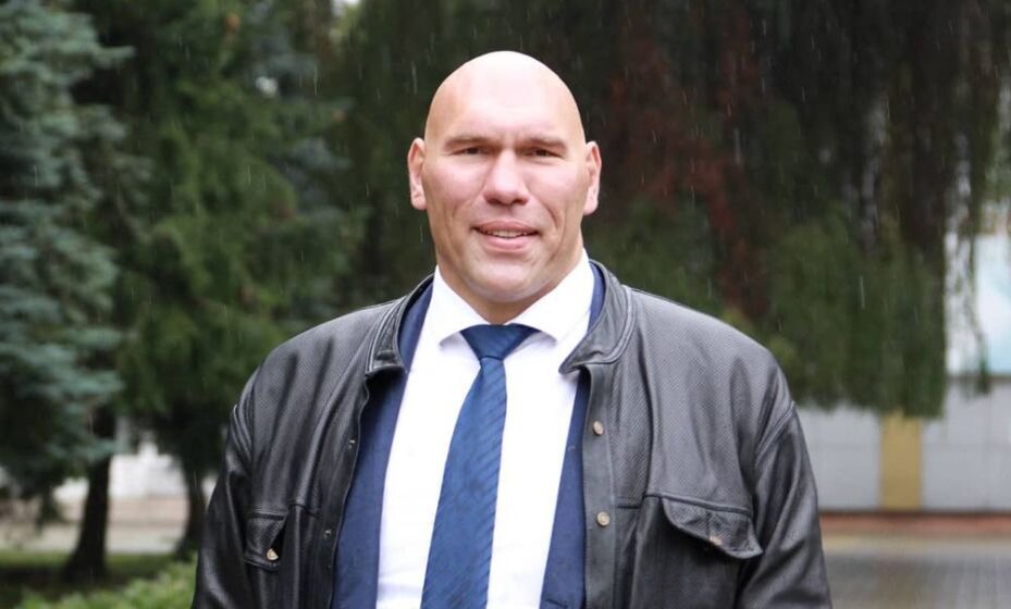    Валуев рассказал как Бивол победил Канело. Фото: Instagram