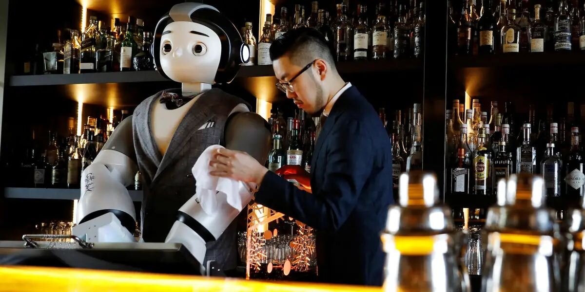 Бармен работа. Робот бар. Робот бармен в Японии.