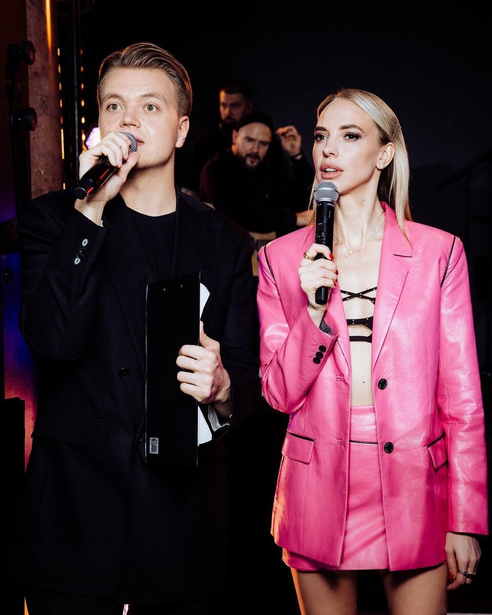    Пиар-директор VOICE Никита Мартынов и актриса Надежда СысоеваСоцсети Надежды Сысоевой