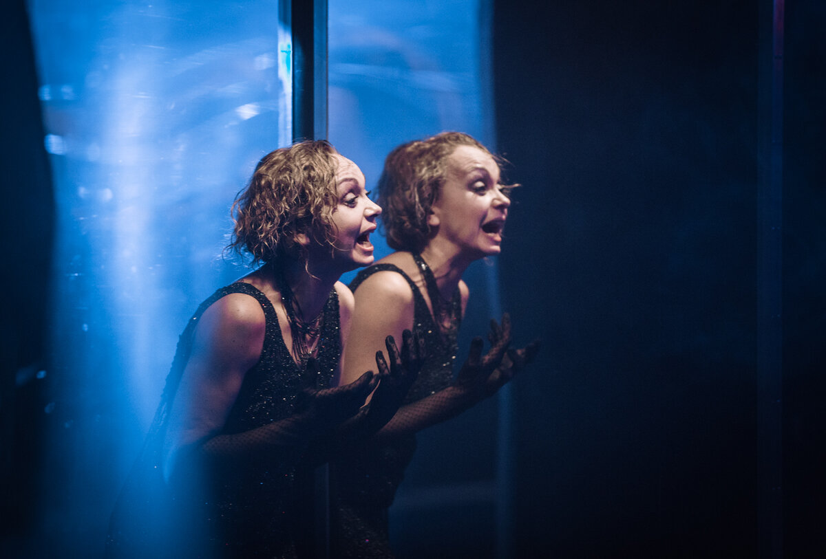 "Средство Макропулоса". Эмилия Марти-Карина Дымонт. Фотограф А.Журавлева