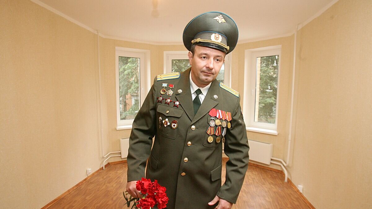    Военнослужащие ВВС получили ключи от новых квартир в подмосковной Балашихе.© РИА Новости / Алексей Никольский